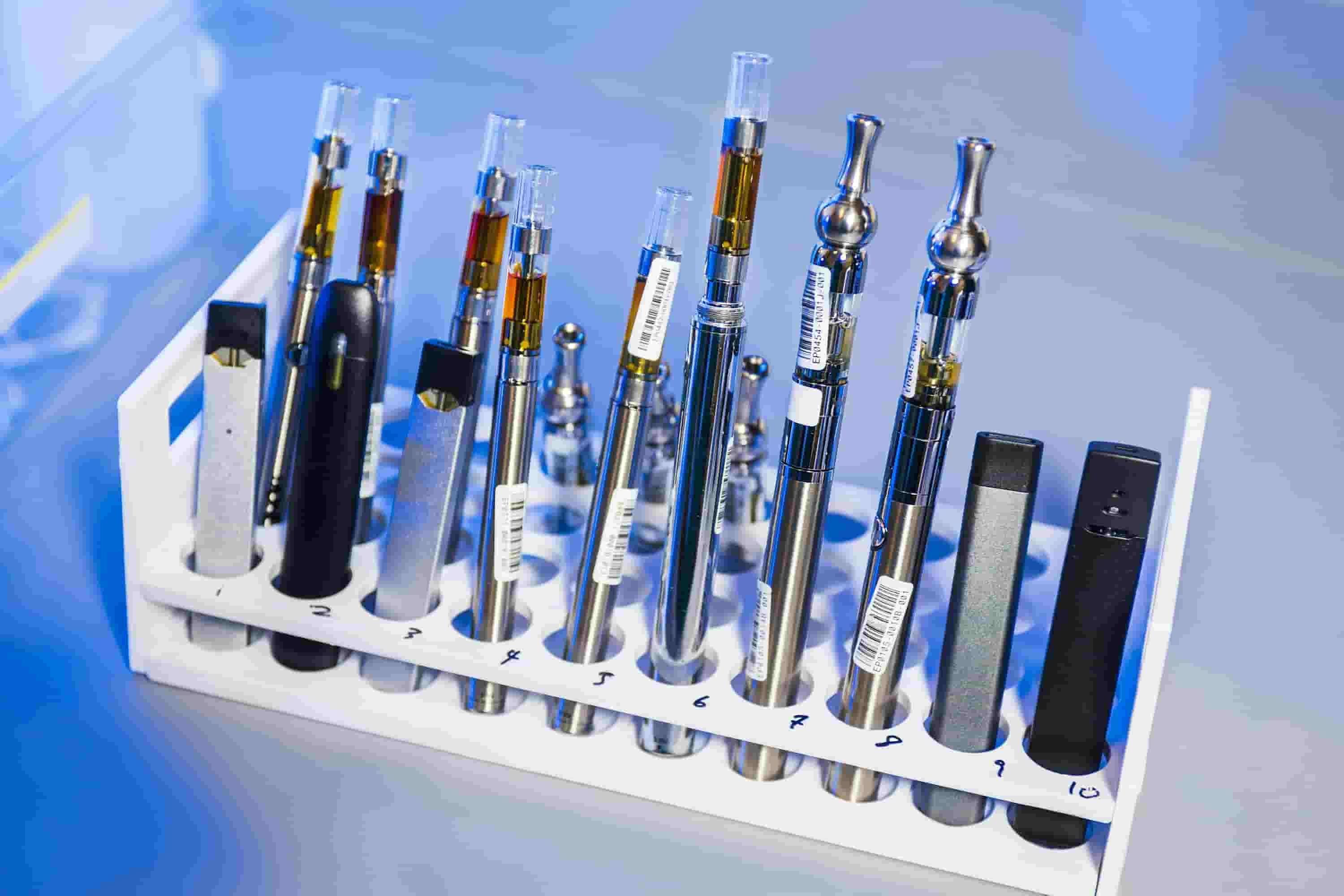 E-cigareta Risks Exposed and 7 Hidden electronic cigarette disadvantages Every Smoker Should Know