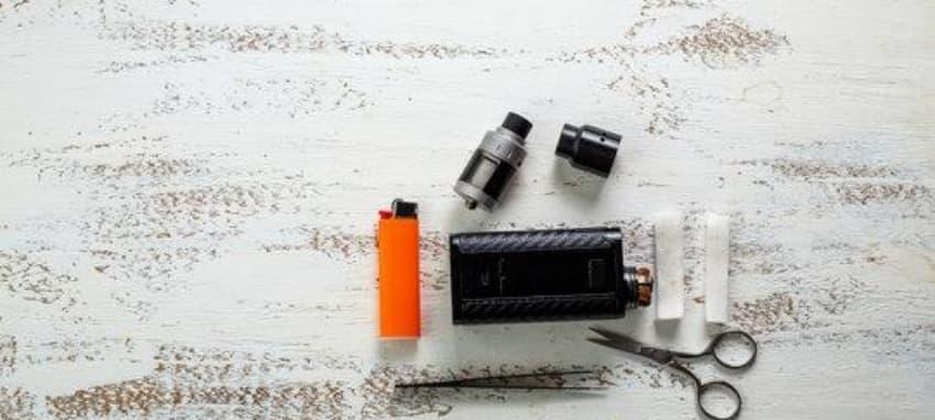 Einweg Vapes Buying Guide 2025 and Why the green electronic cigarette lighter watch Is Catching On Among Eco Smart Vapers