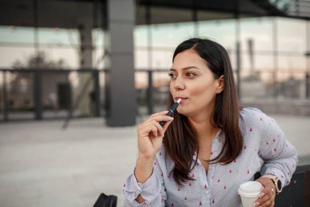 25000 Züge Vapes unboxed and the question are e-cigarettes safer than cigarettes answered with fresh evidence for smokers