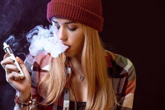 Ultimate fan guide to trực tiếp bóng đá and how to pick an e cig that looks like a cigarette for discreet vaping
