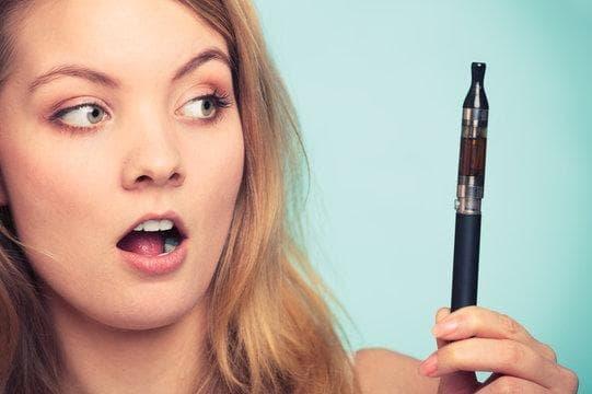 E-Sigara Essentials and e cigarette neck holder Guide for Stylish Hands-Free Vaping