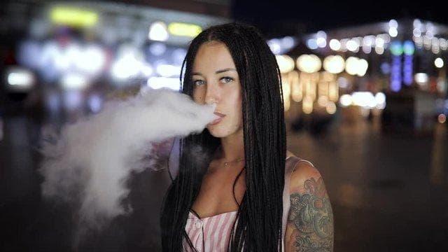 Najjeftinije E-cigarete and does electronic cigarette smell explained Practical buyer's guide to cheap e cigarettes, odor control and vaping tips